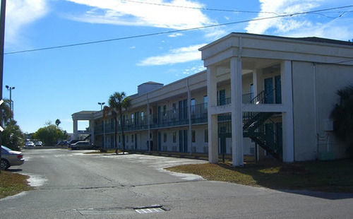 Oyo Hotel New Port Richey Gulf Beach Us 19 Exterior photo